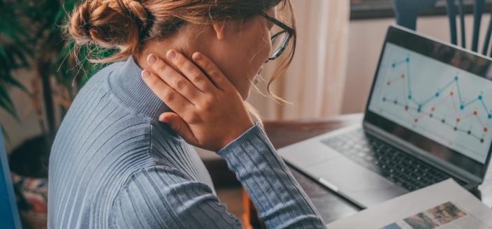 ocultar problemas económicos
